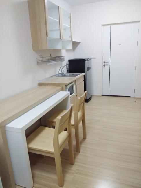 A Space Play Ratchada-Sutthisarn โตีะอาหาร ครัว.jpg