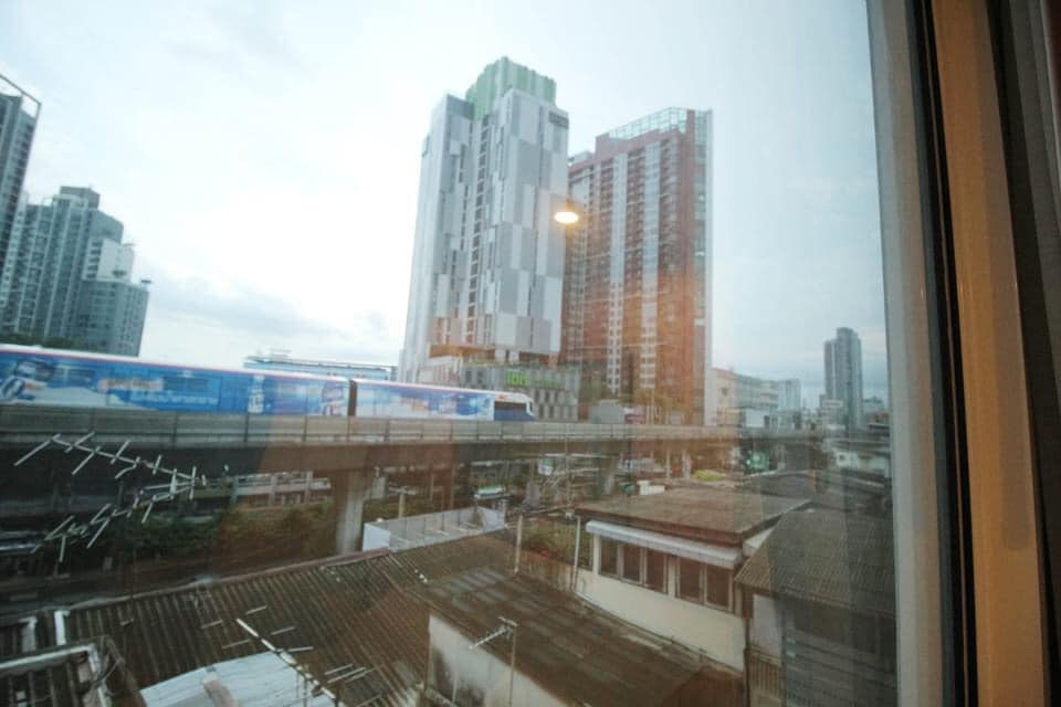 (ซีนิธ เพลส แอท สุขุมวิท 711) วิว.jpg