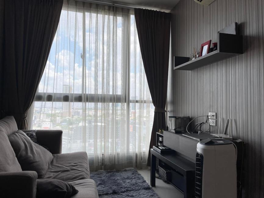 (เซนส์ พหลโยธิน) ห้องนั่งเล่น.jpg