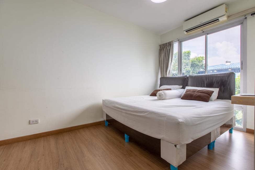 (บลิซ คอนโดมิเนียม แบริ่ง) เตียง.jpg