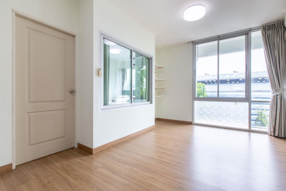 (บลิซ คอนโดมิเนียม แบริ่ง) ห้องนั่งเล่น2.jpg