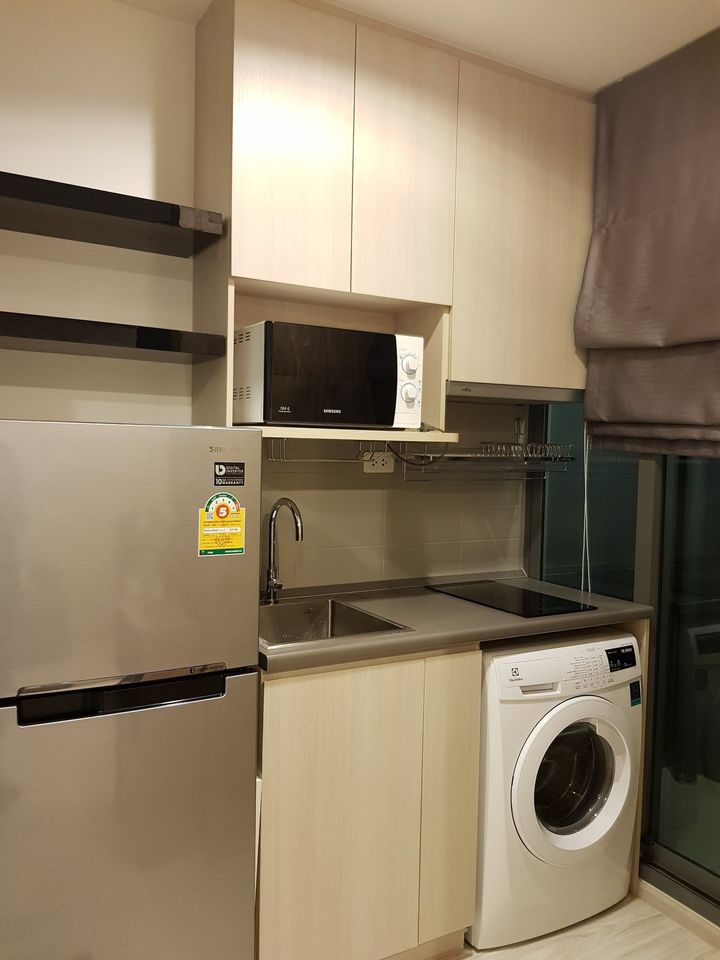 Ideo Mobi Sukhumvit Eastgate ครัว.jpg