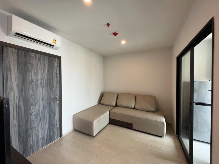 Elio Del Nest Udomsuk โซฟา แอร์.jpg