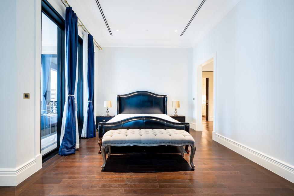 98 Wireless มุมเตียง.jpg