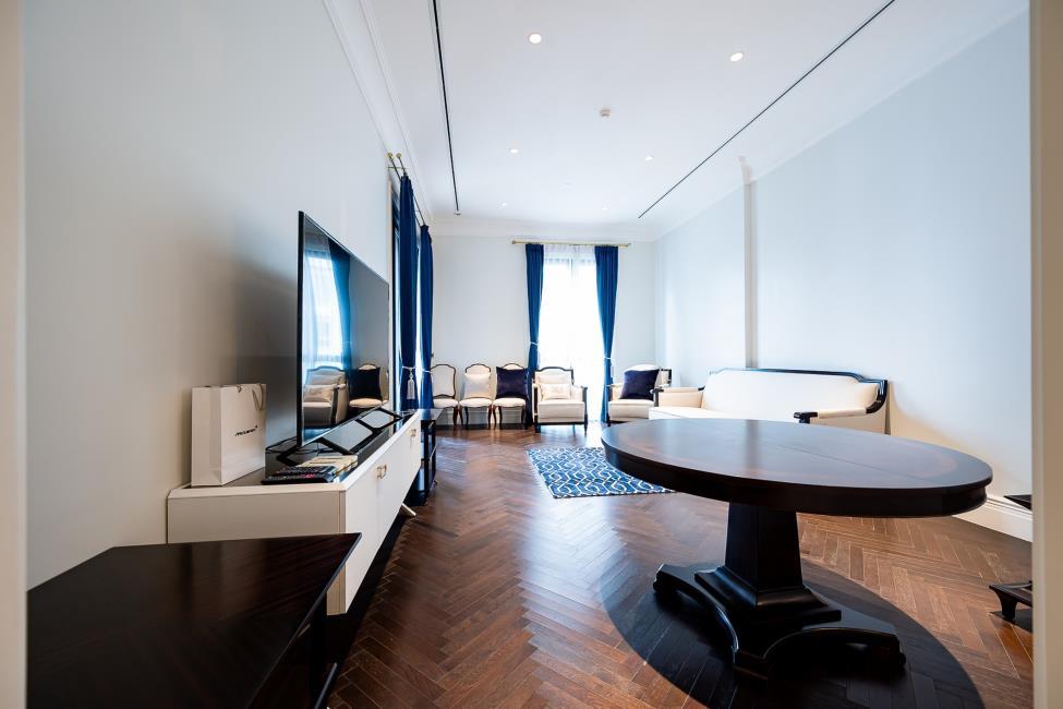 98 Wireless ทีวี โต๊ะ.jpg