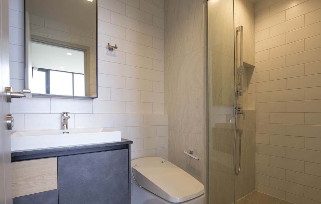 THE LINE Jatujak-Mochit ห้องน้ำ.jpg