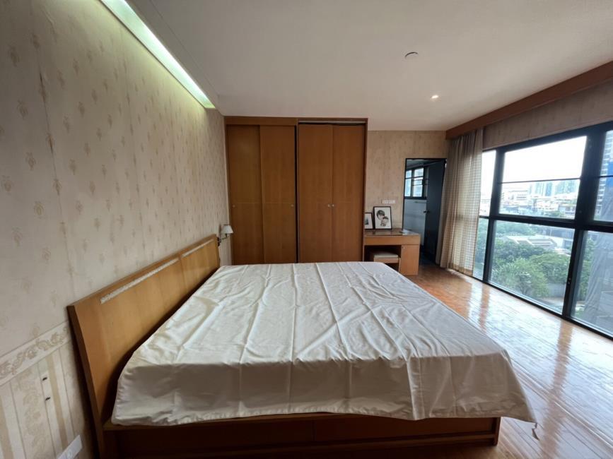 (สาธร การ์เด้นส์) ที่นอน.jpg