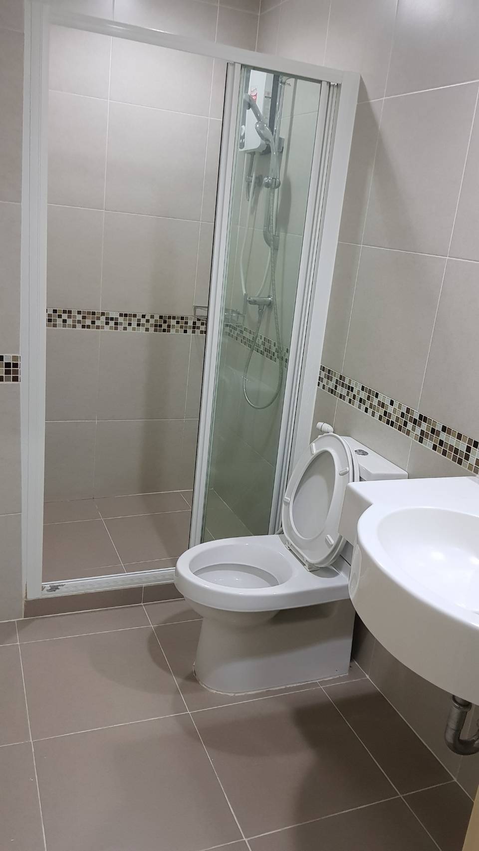 เซ็นทริค รัชดา-สุทธิสาร  ห้องน้ำ.jpg