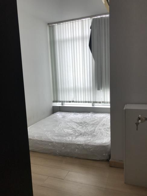 Baan Sathorn Chaopraya เตียงนอน (2).jpg