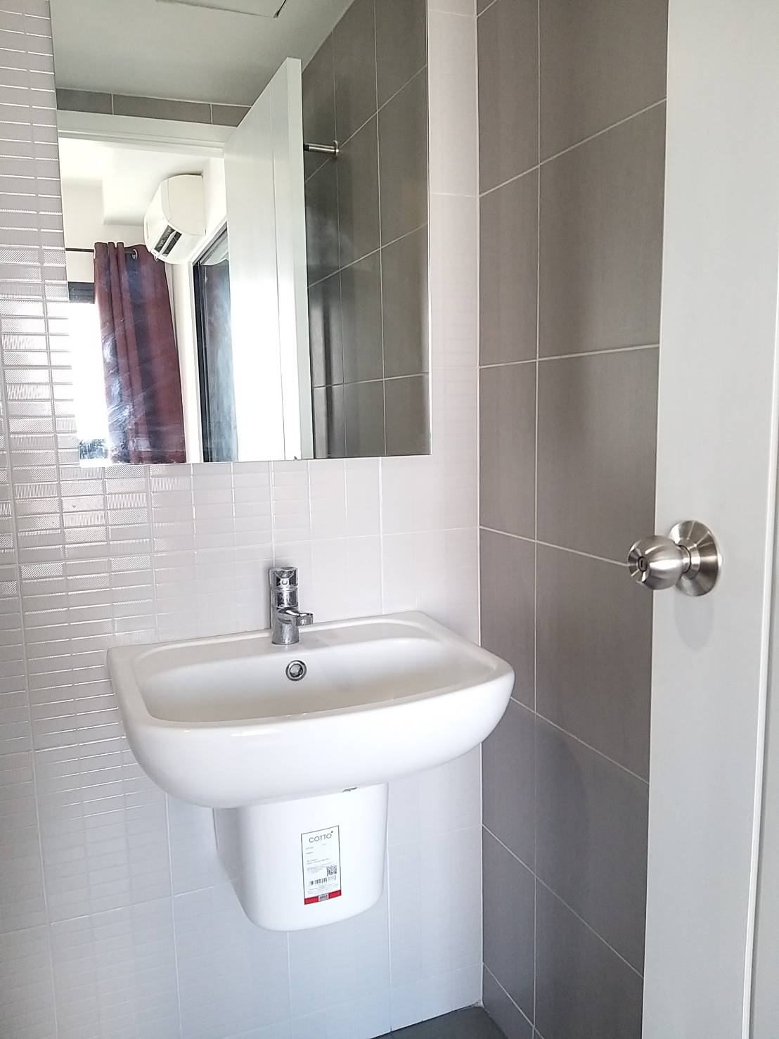 Kensington Sukhumvit - Theparak อ่างล้างหน้า.jpg