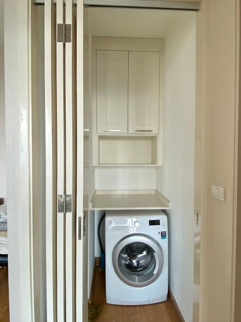 (คิวเฮ้าส์ สุขุมวิท 79) เครื่องซักผ้า.jpg