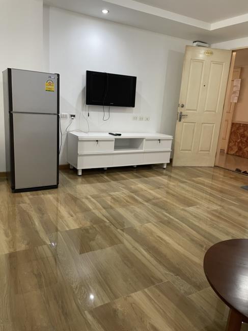 Happy Condo Ratchada 18 ทีวี ตู้เย็น.jpg