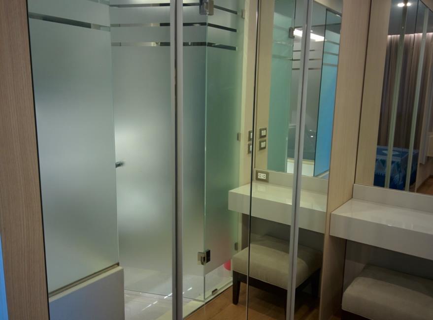 The Address Asoke หน้าห้องน้ำ.jpg