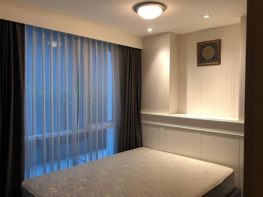 Inter Lux Residence เตียง.jpg