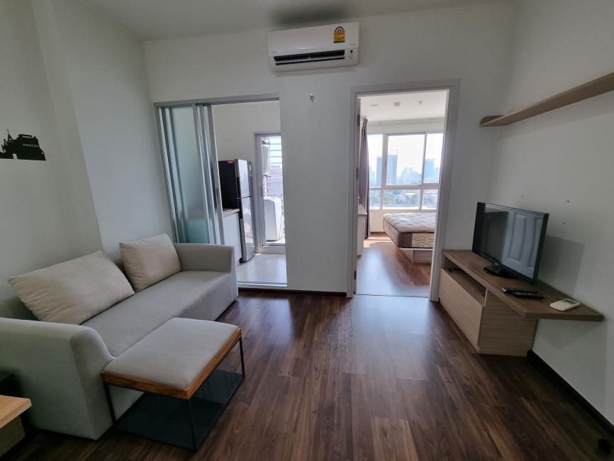 (ยู ดีไลท์ รัชวิภา) ห้องนั่งเล่น.jpg