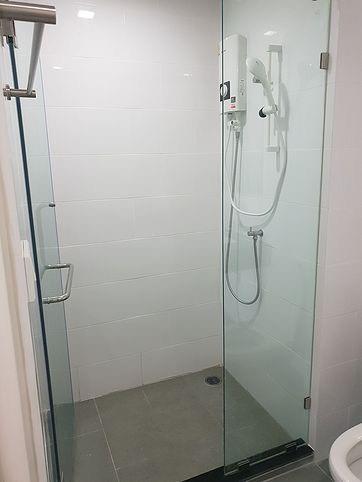 Pela Wutthakat  ห้องอาบน้ำ.jpg