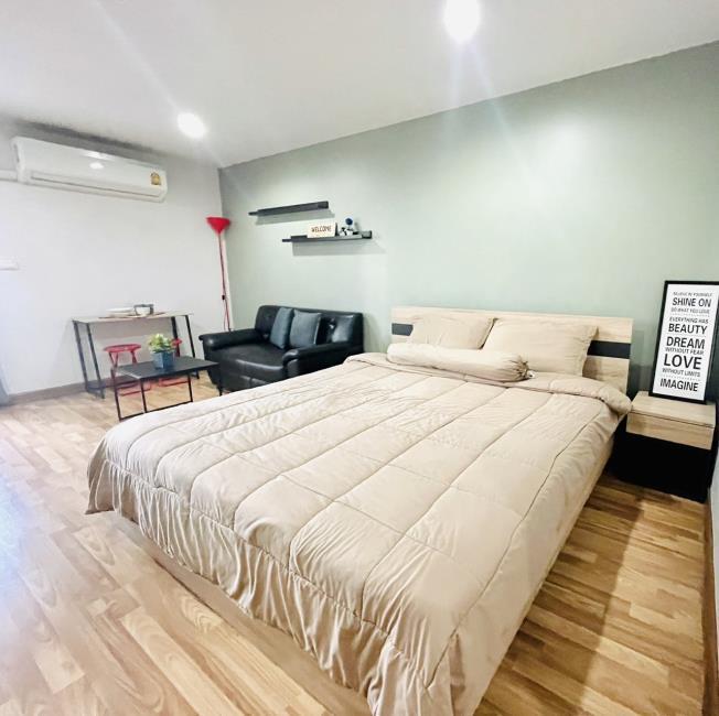 Regent Home 19 Sukhumvit 93 เตียงนอน.jpg