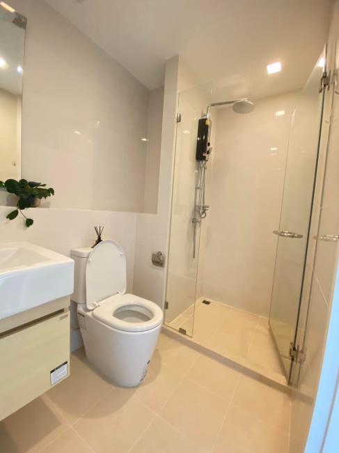 (เดอะ ทรี อินเตอร์เชนจ์) ห้องน้ำ.jpg