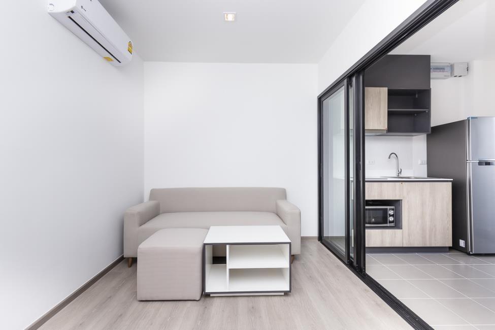 The Base Phetkasem โซฟา (2).JPG