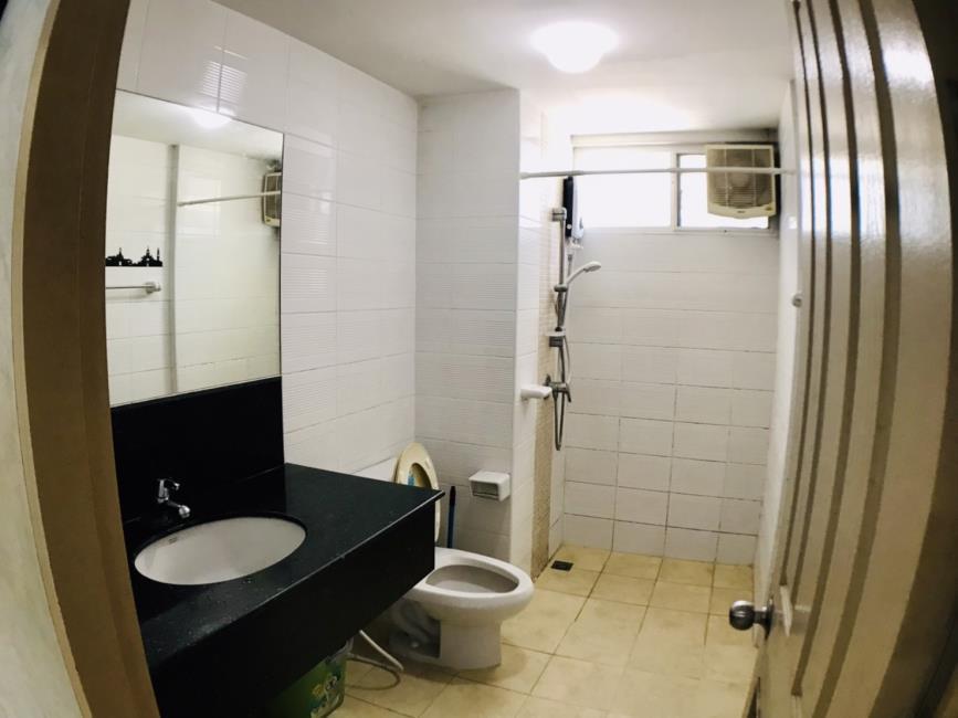 Metro Park Sathorn ห้องน้ำ.jpg