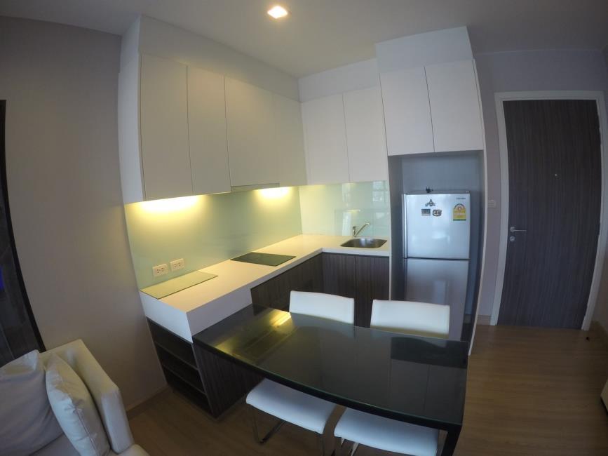 (เออร์บาโน่ แอบโซลูท สาทร-ตากสิน) ครัว.jpg