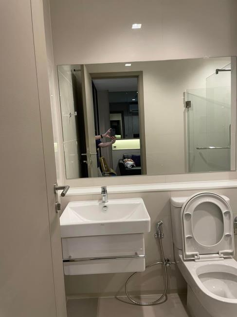 (ไลฟ์ อโศก - พระราม 9) ห้องน้ำ (2).jpg