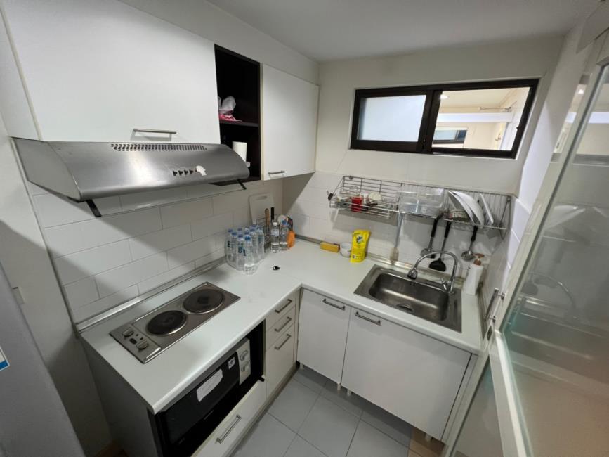 Lumpini Place Narathiwas-Chaopraya ครัว (2).jpg