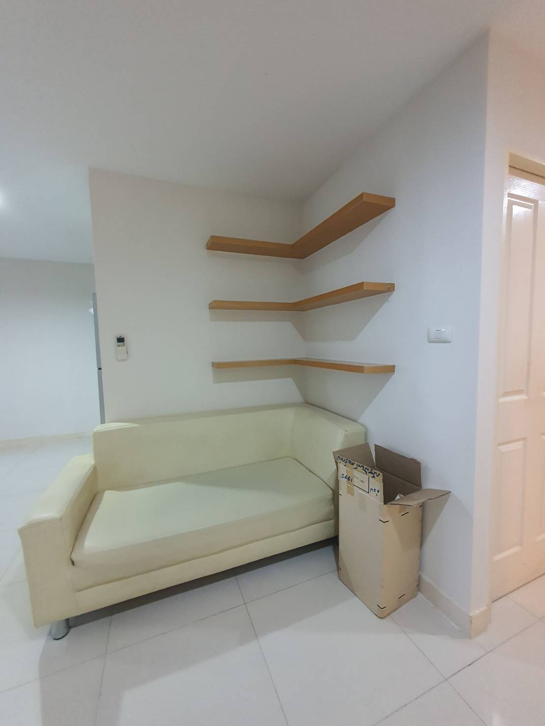 The Green 2 @ Sukhumvit 101 โซฟา.jpg