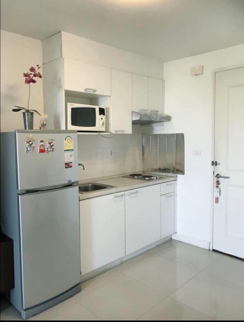 (เดอะ โคลเวอร์)  เคาน์เตอร์ครัว.jpg