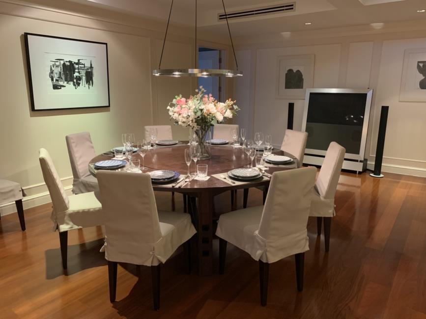 Las Colinas โตีะอาหาร.JPG