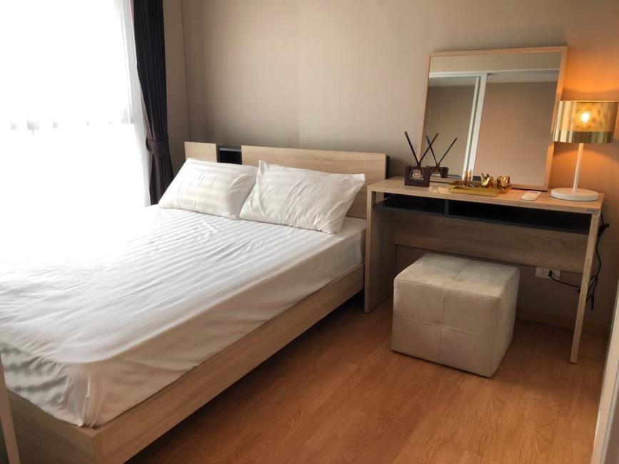 The Parkland Phetkasem Condominium เตียงนอน (2).jpg