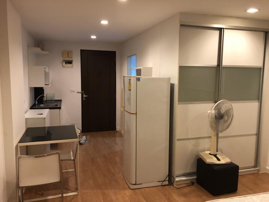 (คาซ่า คอนโด รัชดา-ท่าพระ) ตู้เสื้อ.jpg