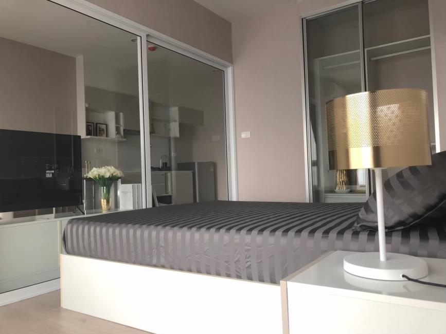 The Parkland Phetkasem-Thapra เตียง ทีวี.jpg