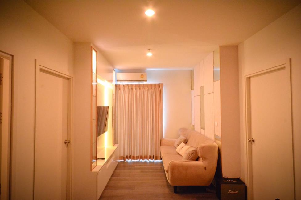 The Stage Taopoon Interchange โซฟา.jpg