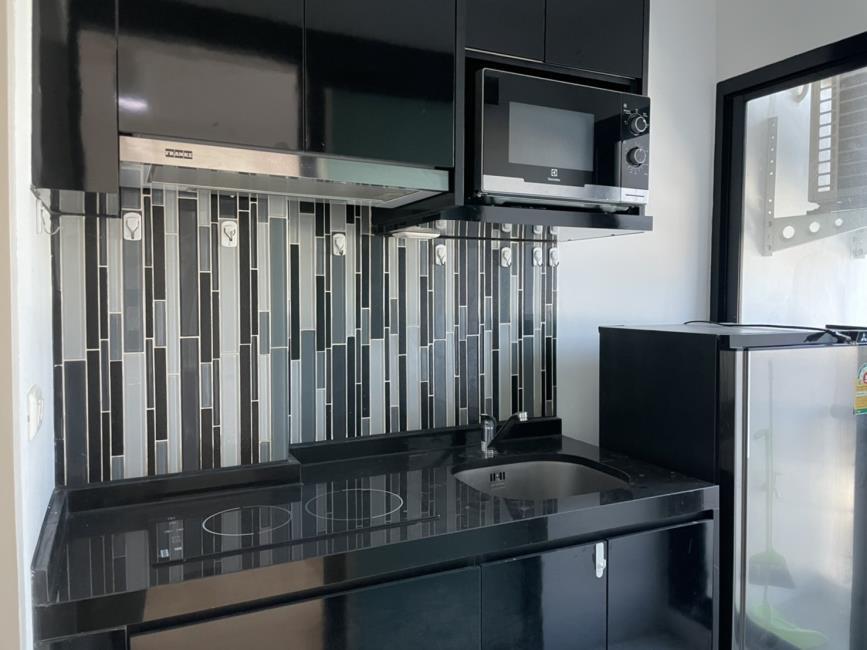 (แบงค์คอก เฟ'ลิซ @ สถานีกรุงธนบุรี) ครัว.jpg