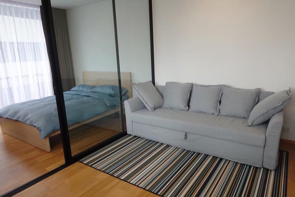 keng pumhirun  Noble Revo Silom โซฟา.jpg