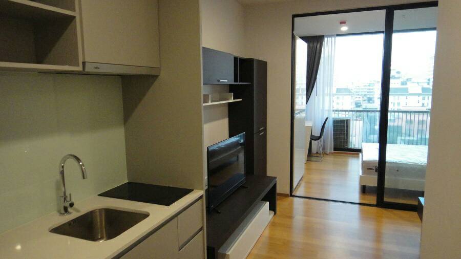 Noble Revo Silom ภายในห้อง.jpg