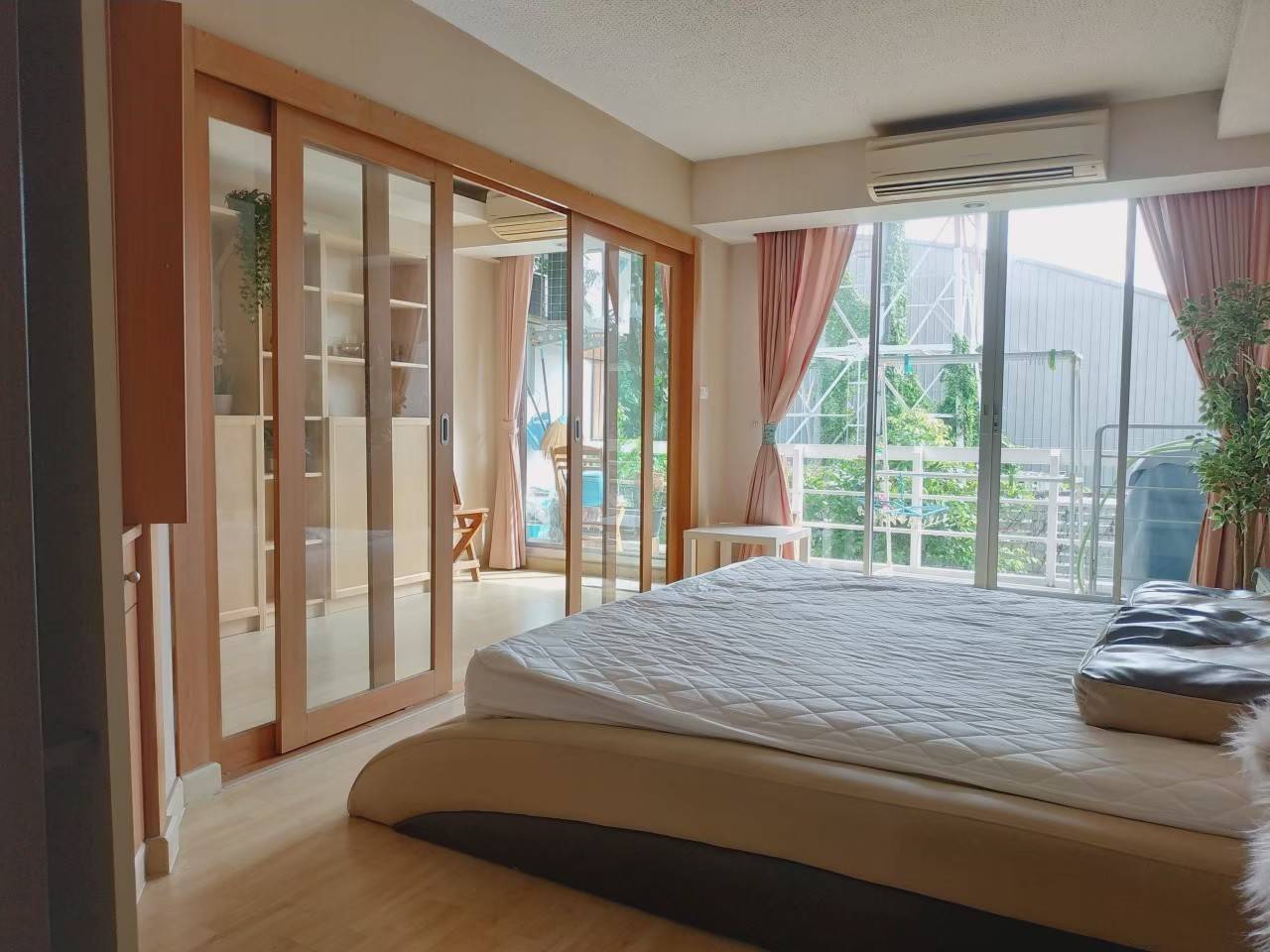 (เดอะ วอเตอร์ฟอร์ด สุขุมวิท 50) ห้องนอน.jpg