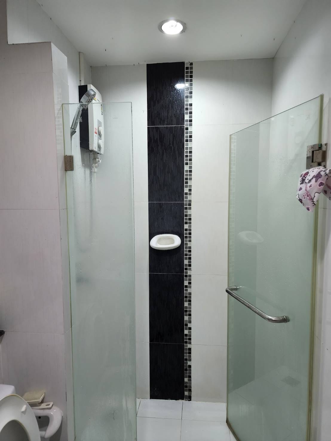 (ลีโว ลาดพร้าว 18 โครงการ 1) ห้องน้ำ (2).jpg