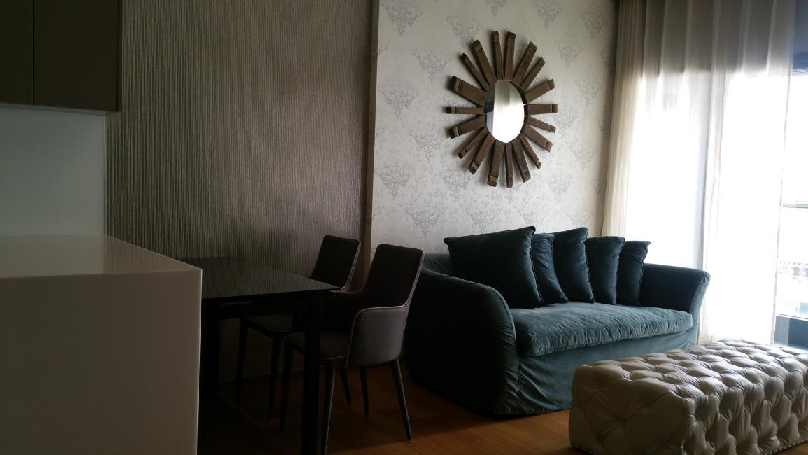 (ไฮด์ สุขุมวิท 13) โซฟา.jpg