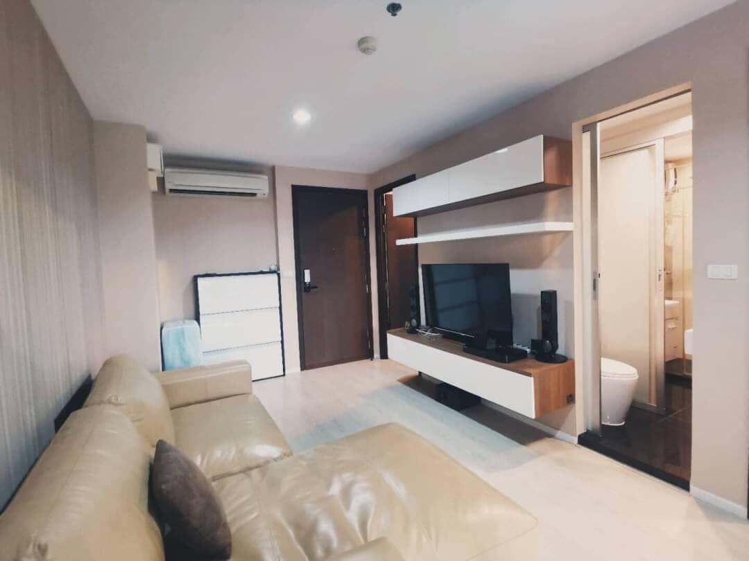 (ริทึ่ม สาทร-นราธิวาส) ห้องนั่งเล่น.jpg