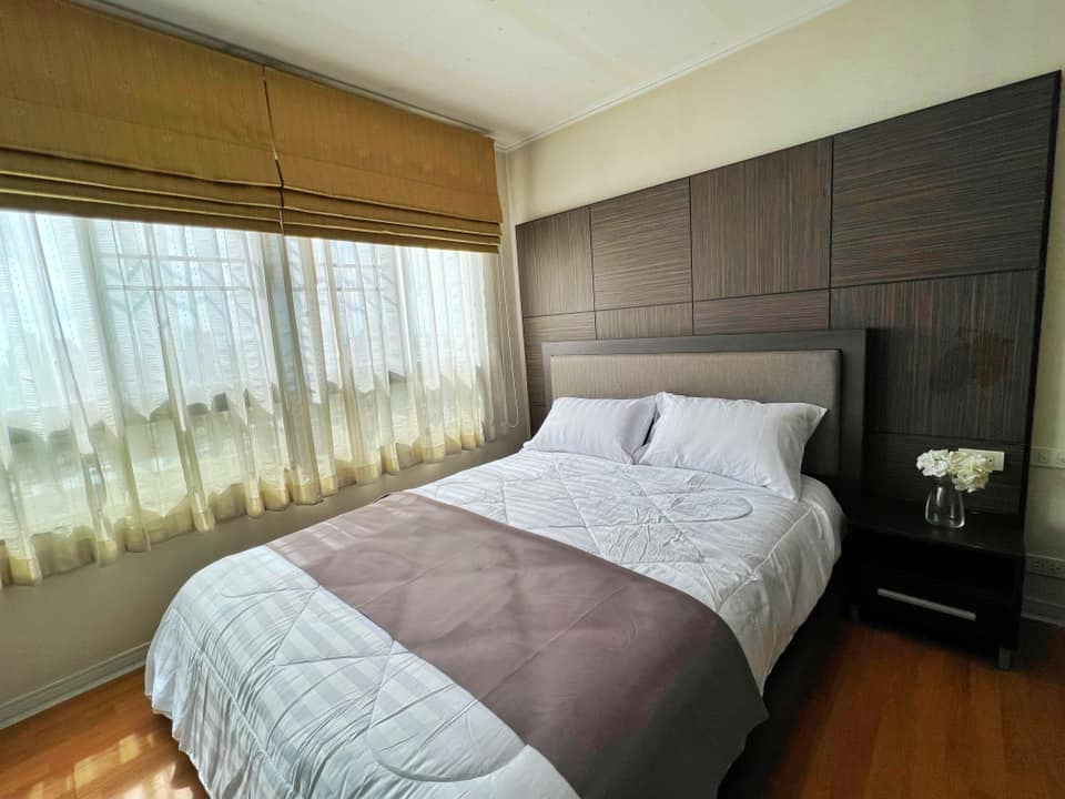 (ลุมพินี เพลส พระราม 3-ริเวอร์วิว) เตียง.jpg