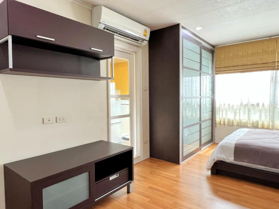 (ลุมพินี เพลส พระราม 3-ริเวอร์วิว) ตู้เสื้อผ้า.jpg