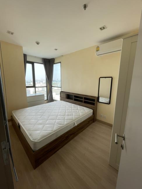 Ideo Mobi Phayathai เตียงนอน.jpg