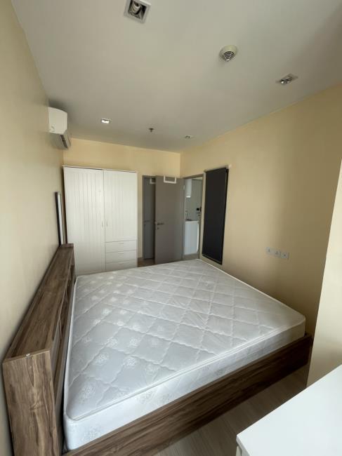 Ideo Mobi Phayathai เตียง.jpg