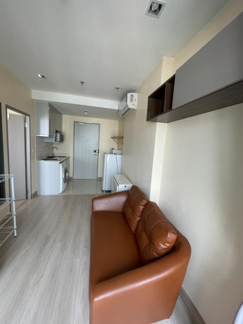 Ideo Mobi Phayathai โซฟา.jpg