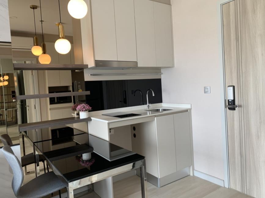 (ไนท์ บริดจ์ ไพร์ม สาทร) ครัว+โต๊ะกินข้าว.jpg