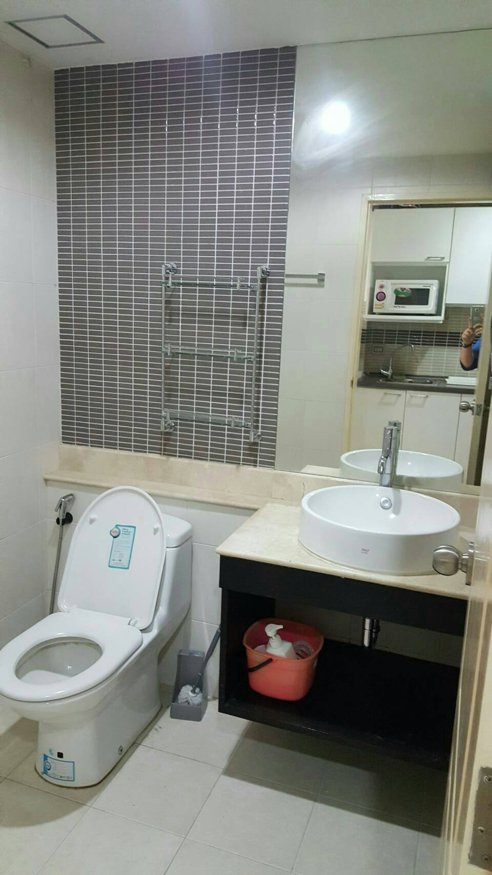 The Niche Sukhumvit 49 ห้องน้ำ.jpg