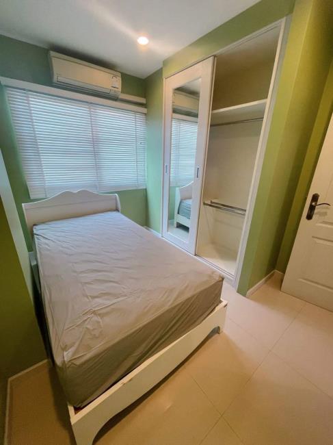 Sense of London  เตียงนอน.jpg