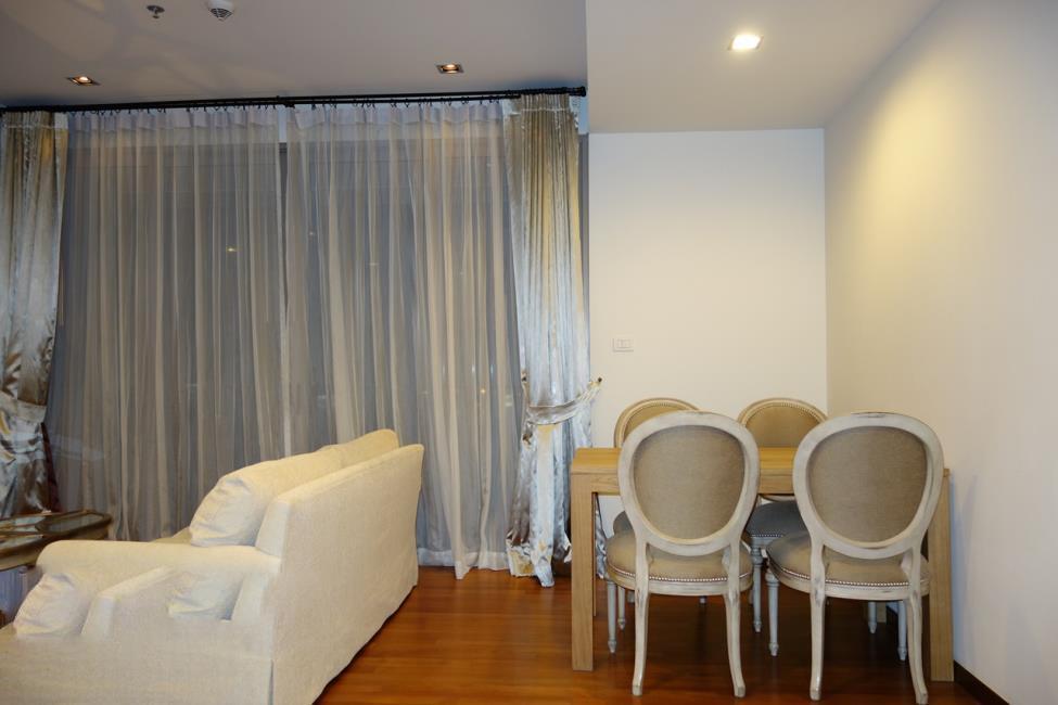 Ashton Morph 38 โต๊ะอาหาร มุมโซฟา.JPG